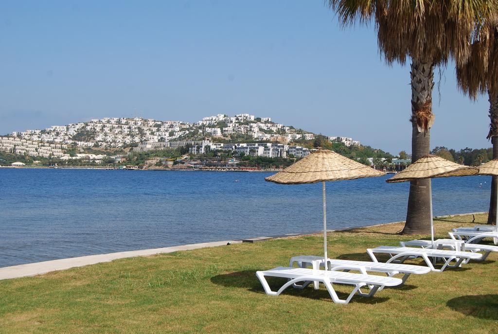 Club Blue White All Inclusive Turgutreis Exterior photo